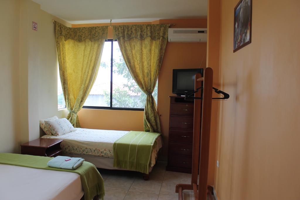 Dolphin House Hotell Puerto Baquerizo Moreno Rum bild