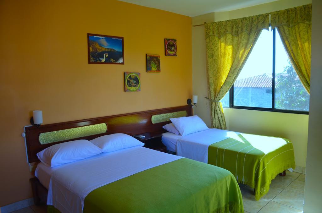 Dolphin House Hotell Puerto Baquerizo Moreno Exteriör bild